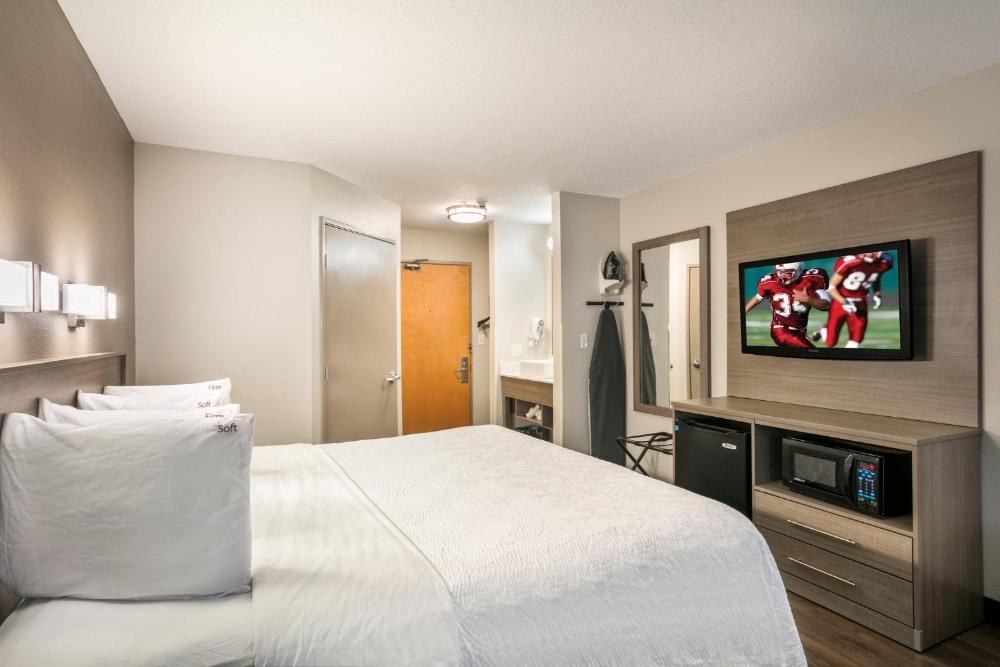 Red Roof Inn PLUS+ Boston - Logan
